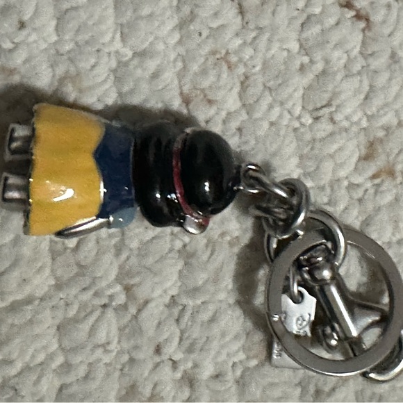 Disney x coach princess Snow White keychain bear - Picture 5 of 5